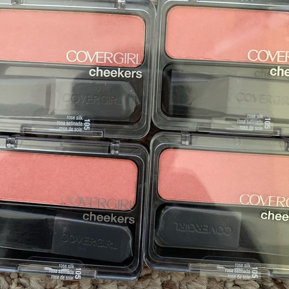 Cover Girl Makeup - Picture 3 of 5